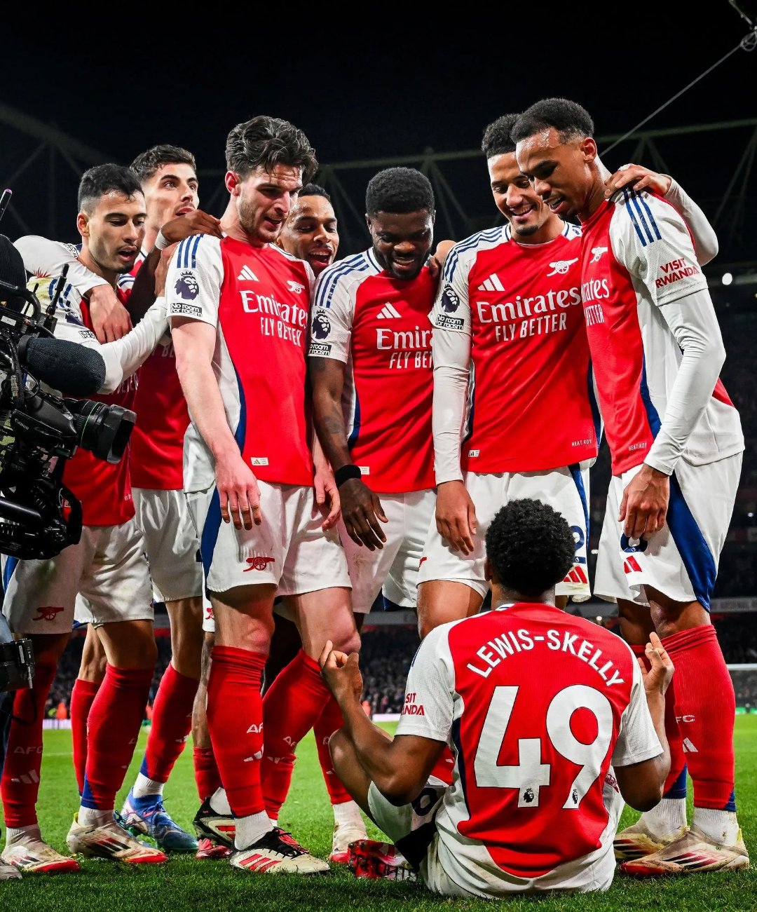 阿森纳遭遇埃弗顿绝杀,遗憾失分的简单介绍 阿森纳遭遇埃弗顿绝杀,遗憾失分的简单介绍