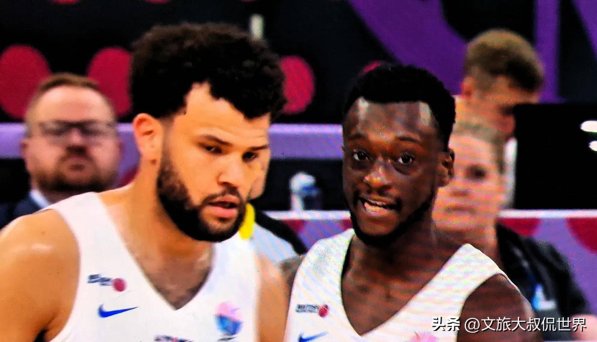 华体会-包含黄蜂轻取立陶宛男篮,詹姆斯打破历史纪录的词条