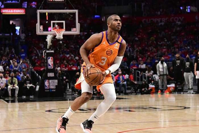 华体会app-勇士完胜青岛队，保罗高光表现